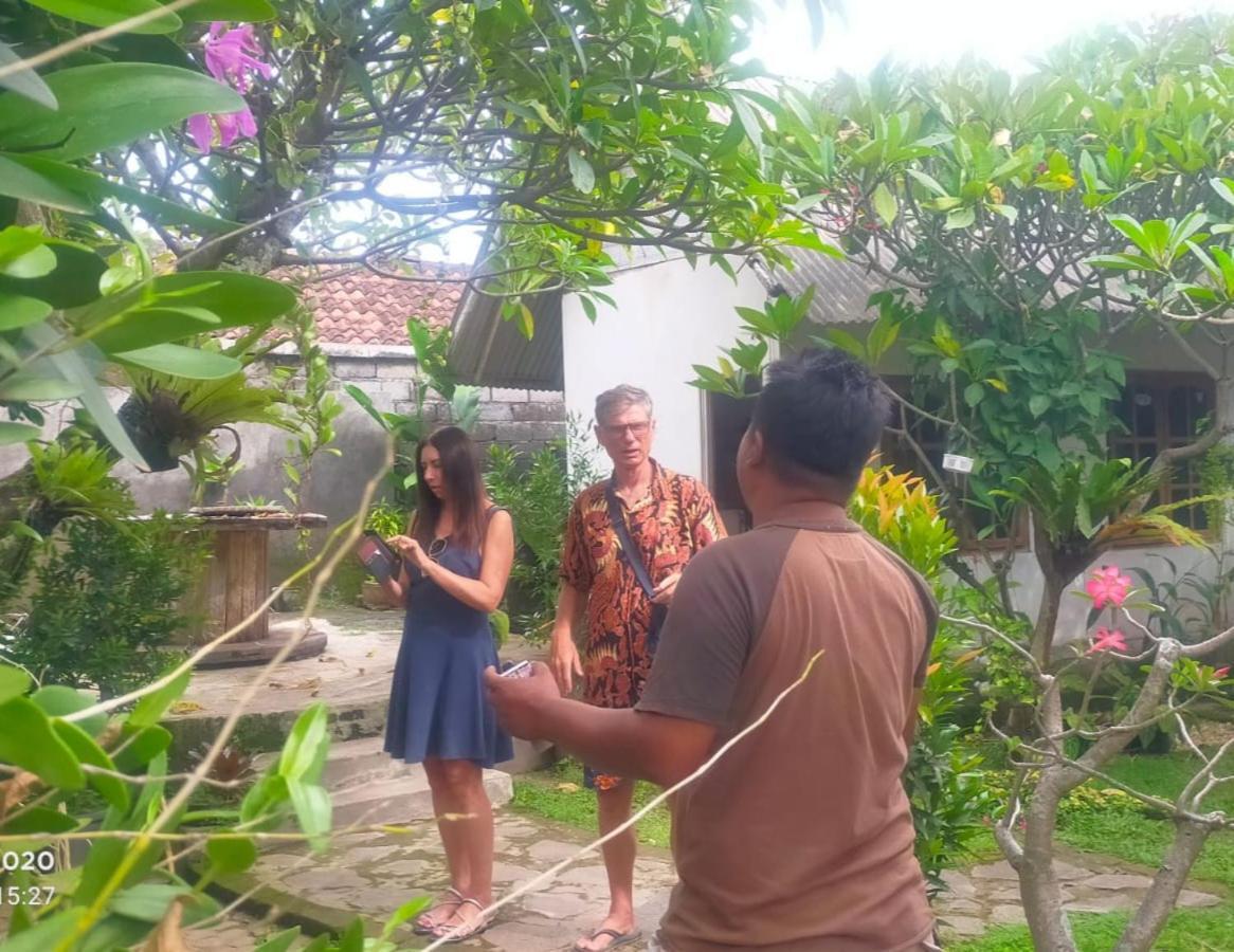 Serongga Guest House Lebih Exterior photo